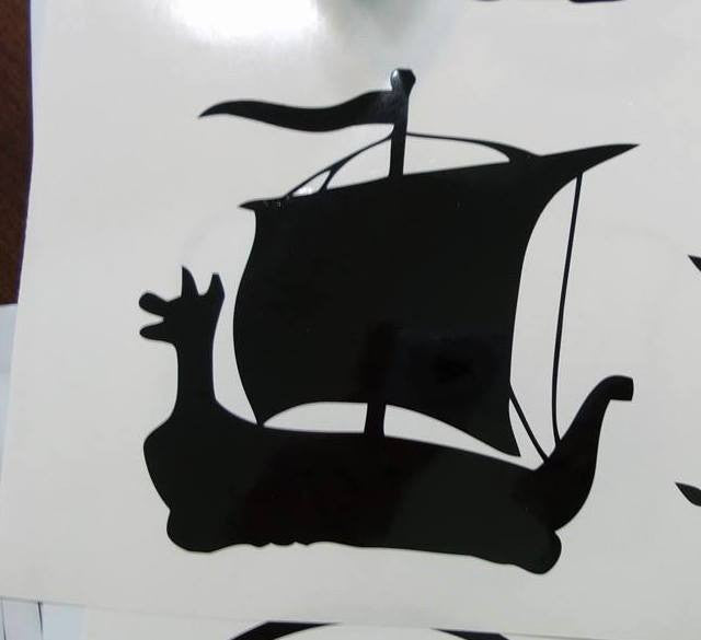 Viking Ship With Nose Ornament In Wind | Die Cut Vinyl Sticker Decal